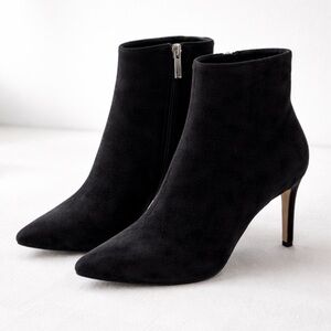 Steve Madden Black Suede Pointed-Toe Ankle Boots – Size 7